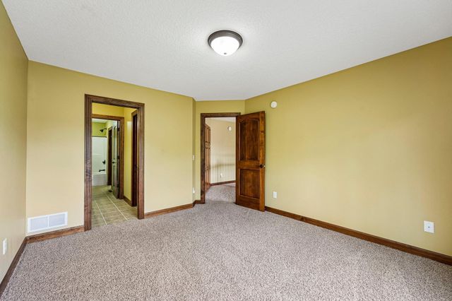 18658 Ponderosa Court, Eden Prairie, MN 55347