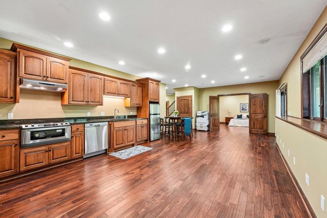 18658 Ponderosa Court, Eden Prairie, MN 55347