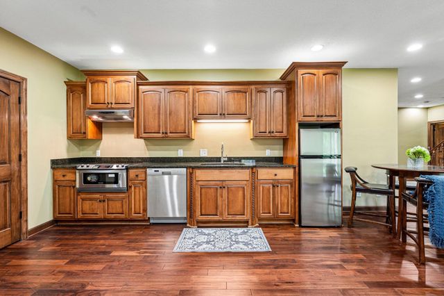 18658 Ponderosa Court, Eden Prairie, MN 55347