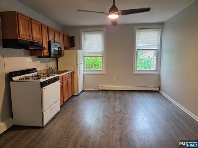 7007 Park Avenue, Guttenberg, NJ 07093