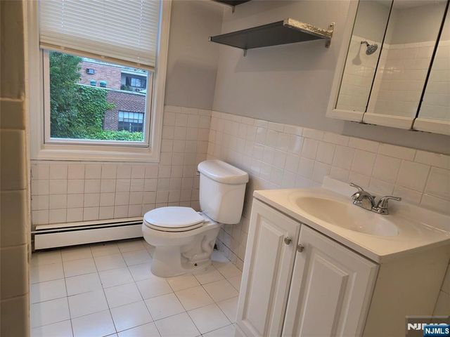 7007 Park Avenue, Guttenberg, NJ 07093