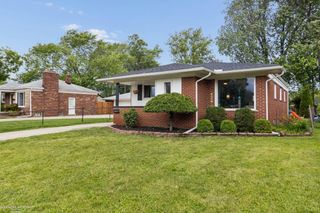 22731 Visnaw Street, Saint Clair Shores, MI 48081