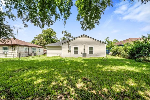 2616 Windsor Lane, Pasadena, TX 77506