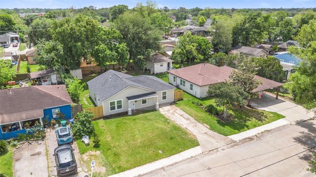 2616 Windsor Lane, Pasadena, TX 77506