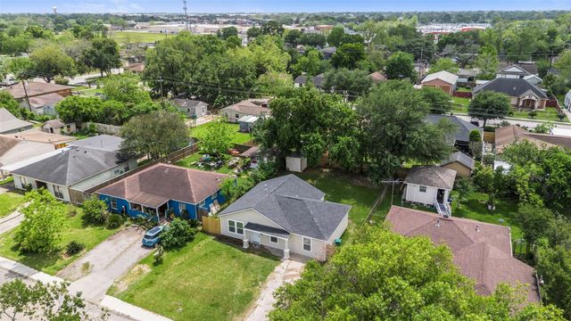 2616 Windsor Lane, Pasadena, TX 77506