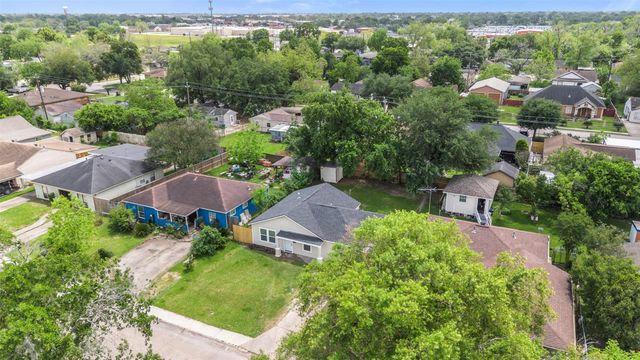 2616 Windsor Lane, Pasadena, TX 77506