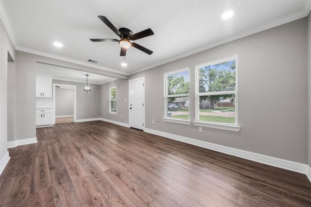 2616 Windsor Lane, Pasadena, TX 77506