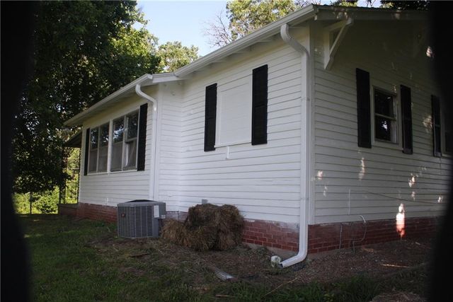 45 SW 675 Road, Warrensburg, MO 64093