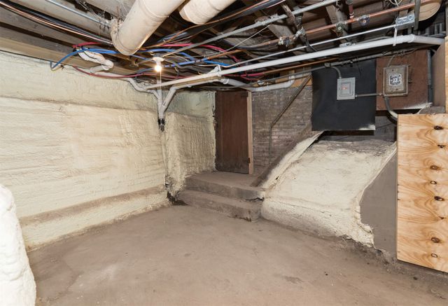 400 4th Street SE, Altoona, IA 50009