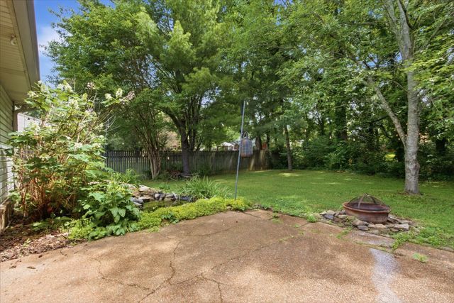 2646 Churchill Dr, Thompsons Station, TN 37179