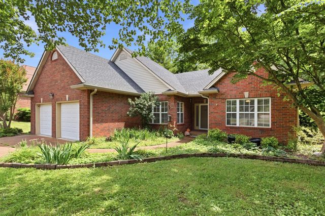 2646 Churchill Dr, Thompsons Station, TN 37179