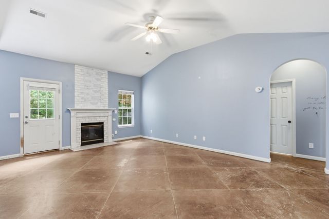 2646 Churchill Dr, Thompsons Station, TN 37179