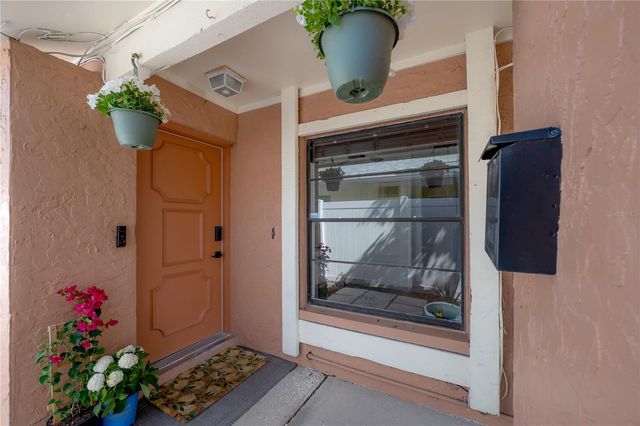 4709 GLENAIRE COURT, Tampa, FL 33624