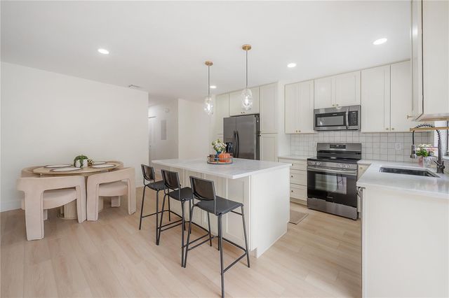 4709 GLENAIRE COURT, Tampa, FL 33624