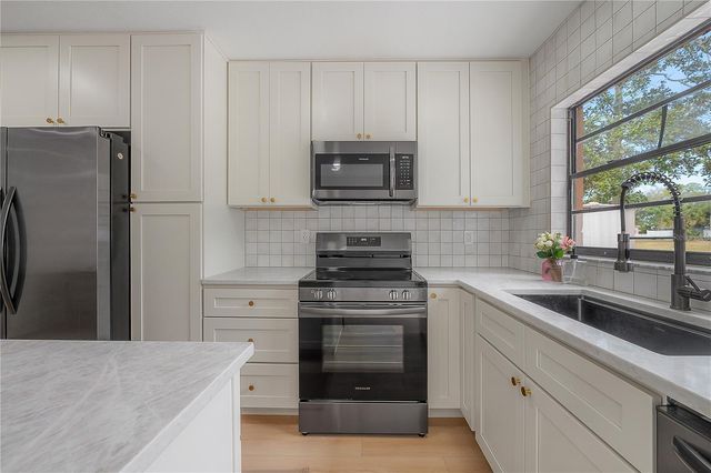 4709 GLENAIRE COURT, Tampa, FL 33624