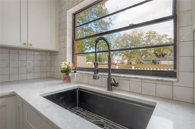 4709 GLENAIRE COURT, Tampa, FL 33624