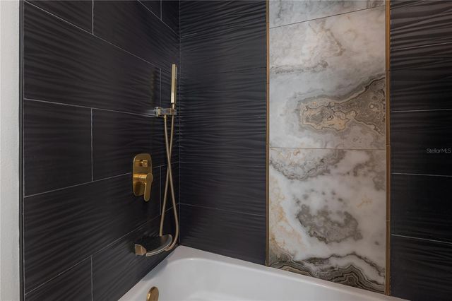 4709 GLENAIRE COURT, Tampa, FL 33624