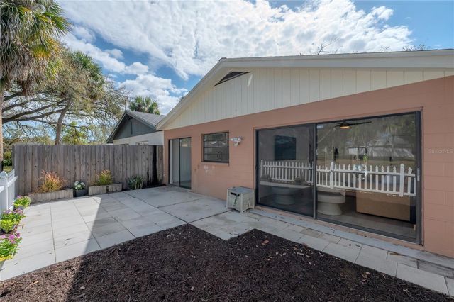 4709 GLENAIRE COURT, Tampa, FL 33624