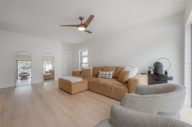 4709 GLENAIRE COURT, Tampa, FL 33624