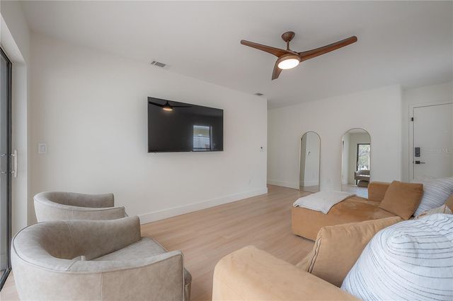 4709 GLENAIRE COURT, Tampa, FL 33624