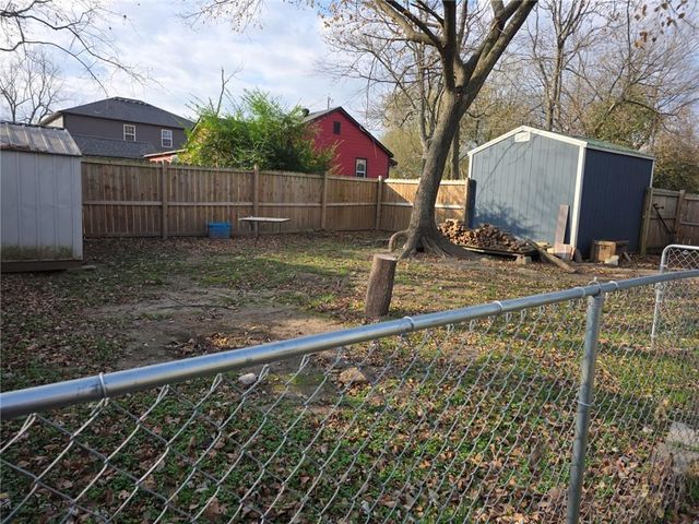 115 N Britt Street, Siloam Springs, AR 72761