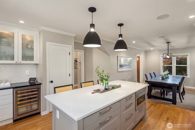 4720 NE 47th Street, Seattle, WA 98105