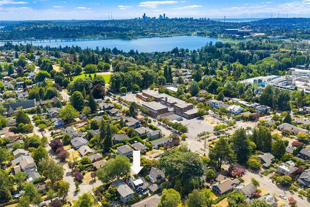 4720 NE 47th Street, Seattle, WA 98105