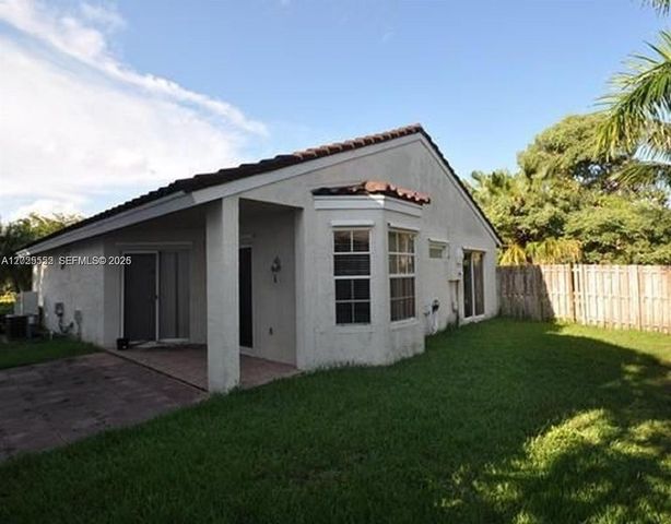 1294 Seagrape Cir, Weston, FL 33326