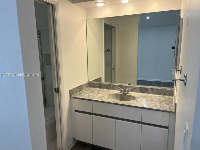 1294 Seagrape Cir, Weston, FL 33326