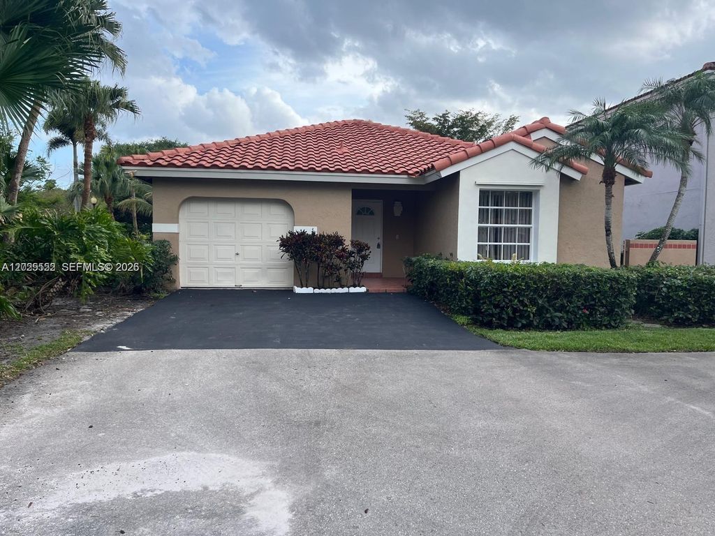1294 Seagrape Cir, Weston, FL 33326