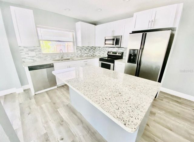 2073 LOMA LINDA WAY N, Clearwater, FL 33763