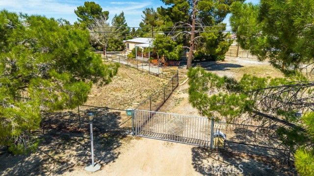 4280 Solano Road, Phelan, CA 92371