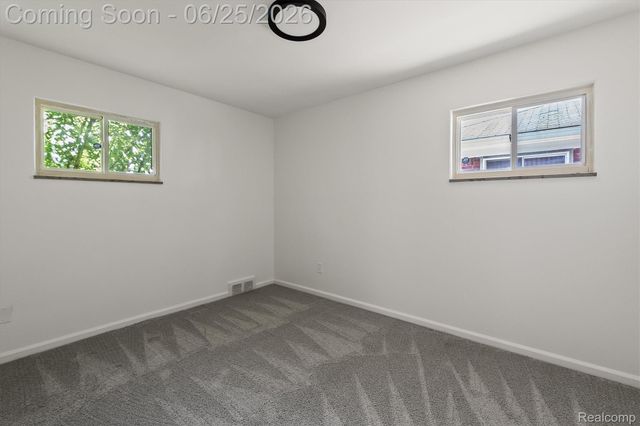 23520 Marlow Street, Oak Park, MI 48237