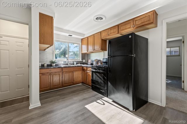 23520 Marlow Street, Oak Park, MI 48237