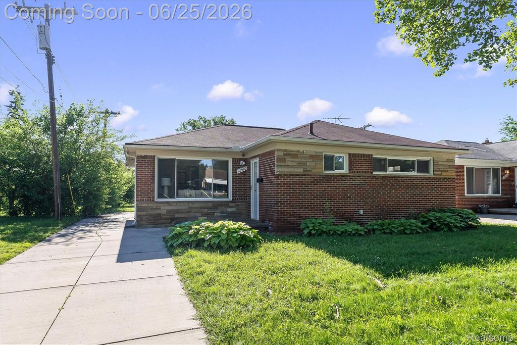 23520 Marlow Street, Oak Park, MI 48237