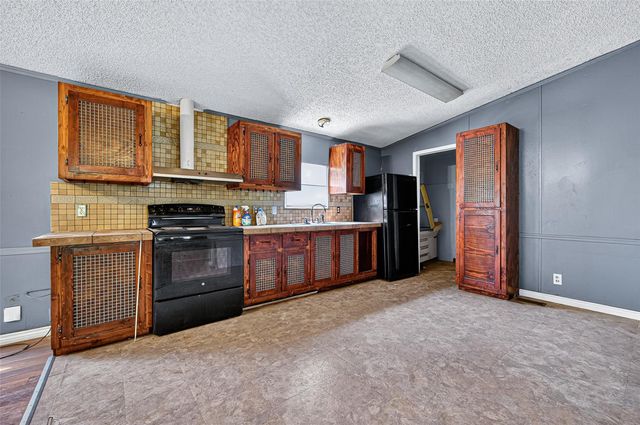 24235 Glenwood Boulevard, Hockley, TX 77447