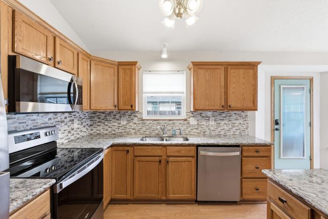 1118 N Curtis St, Wichita, KS 67212