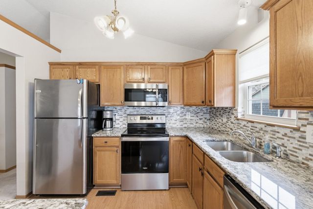 1118 N Curtis St, Wichita, KS 67212