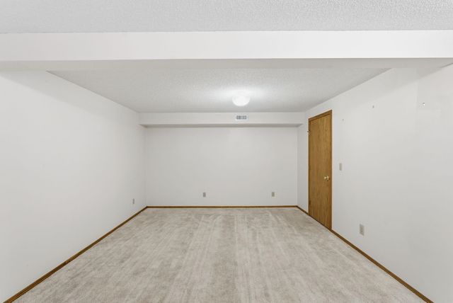 1118 N Curtis St, Wichita, KS 67212