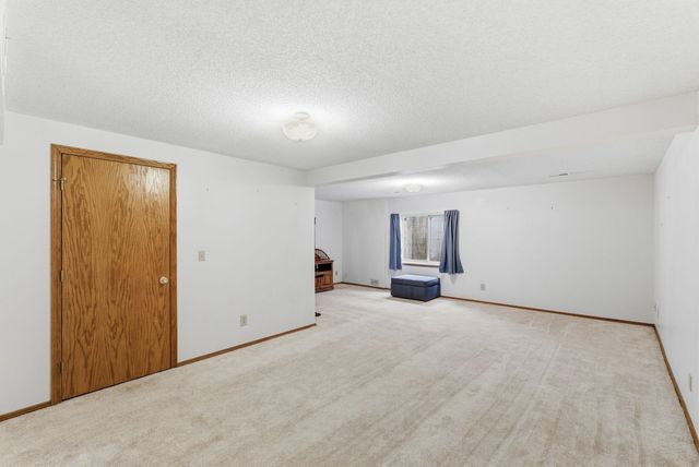 1118 N Curtis St, Wichita, KS 67212