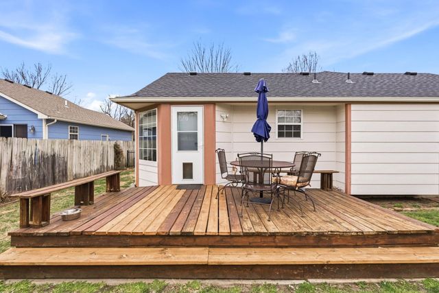 1118 N Curtis St, Wichita, KS 67212