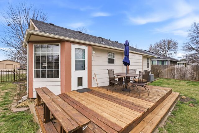 1118 N Curtis St, Wichita, KS 67212