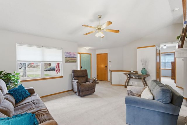 1118 N Curtis St, Wichita, KS 67212