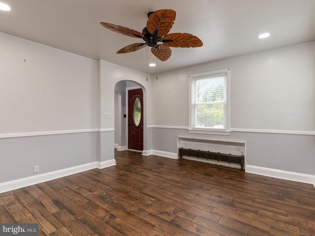 815 WARWICK RD, Baltimore, MD 21229
