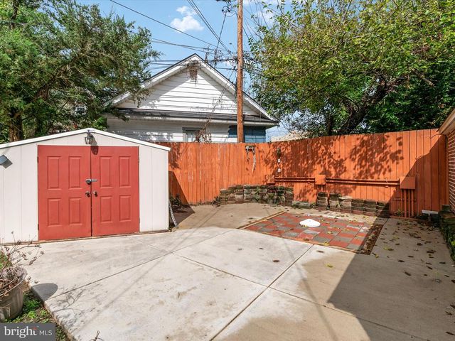 815 WARWICK RD, Baltimore, MD 21229
