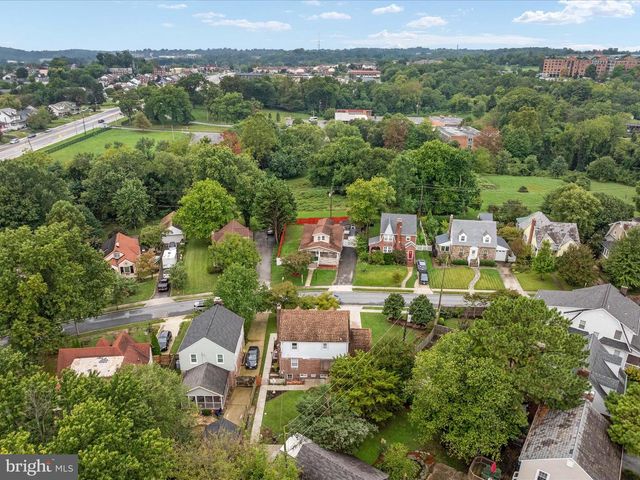 815 WARWICK RD, Baltimore, MD 21229