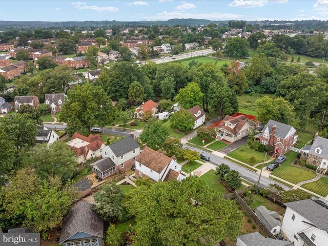 815 WARWICK RD, Baltimore, MD 21229