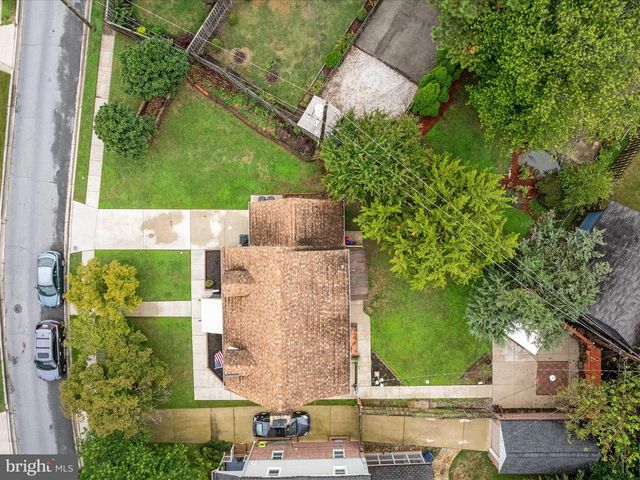 815 WARWICK RD, Baltimore, MD 21229