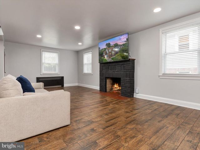 815 WARWICK RD, Baltimore, MD 21229