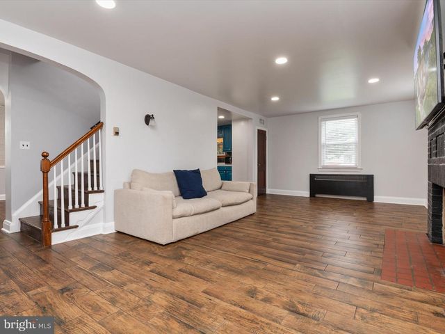 815 WARWICK RD, Baltimore, MD 21229